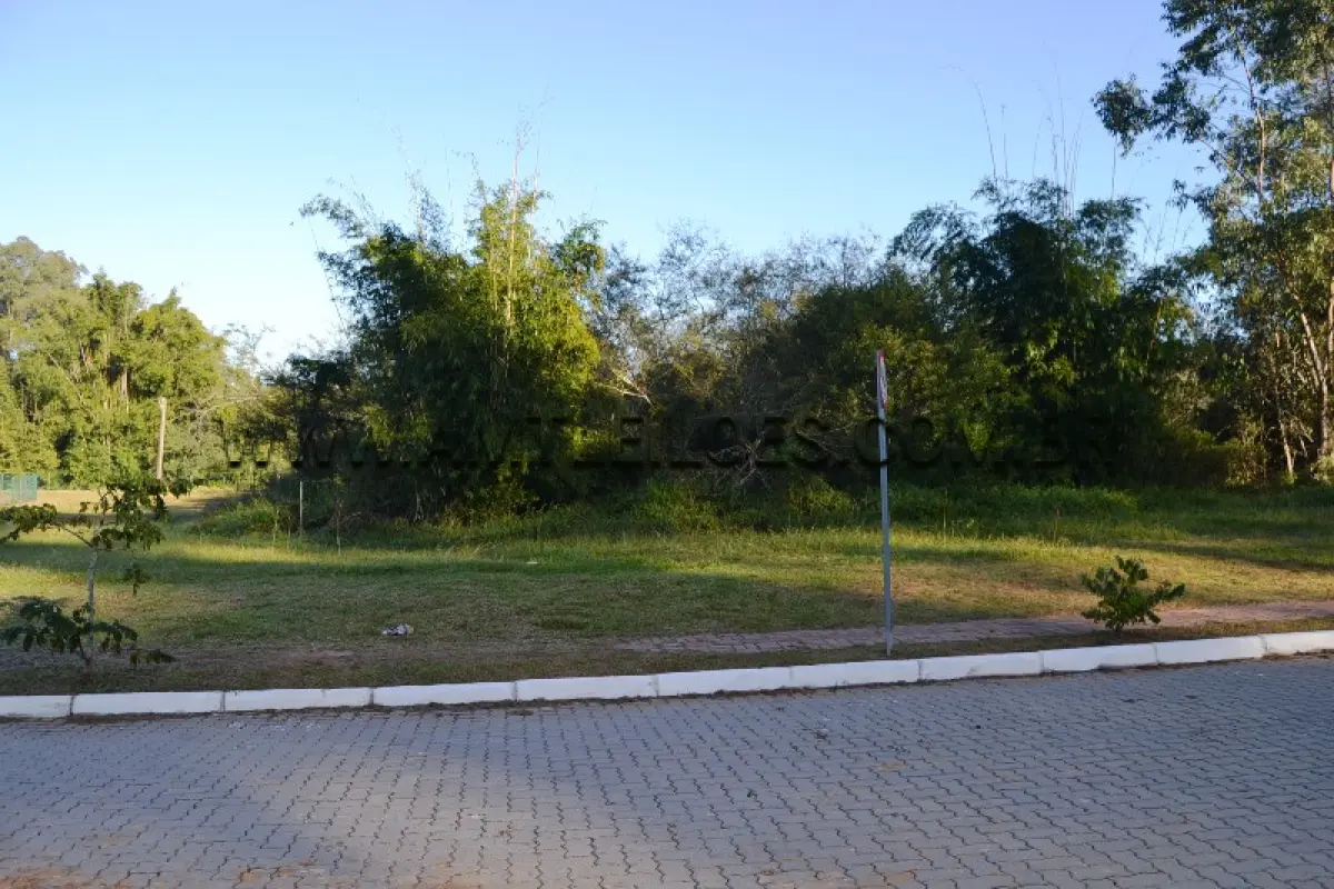LOTE 009 - Área Superficial 7.152,28 m², Matrícula Nº 154.873 Rua Gravata, lot. Itter,  Bairro Centro.