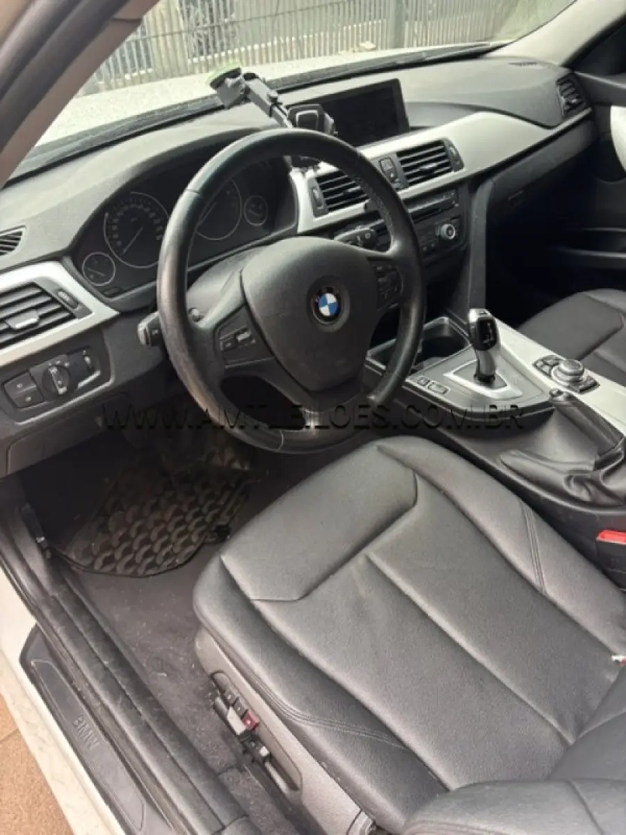 LOTE 001 - MARCA: I / MODELO: BMW 320I 3B11 / PLACA: OOH2380 / ANO/MODELO: 2013.