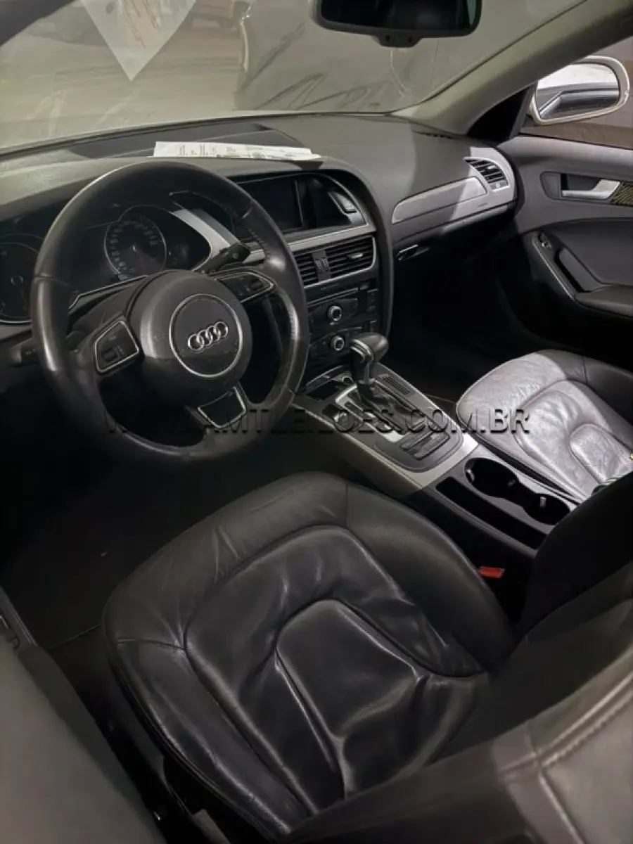 LOTE 012 - SUCATA: MARCA: AUDI /MODELO A4 2.0 TDI / PLACA PARAGUAI: JSG555// ANO: 2013.