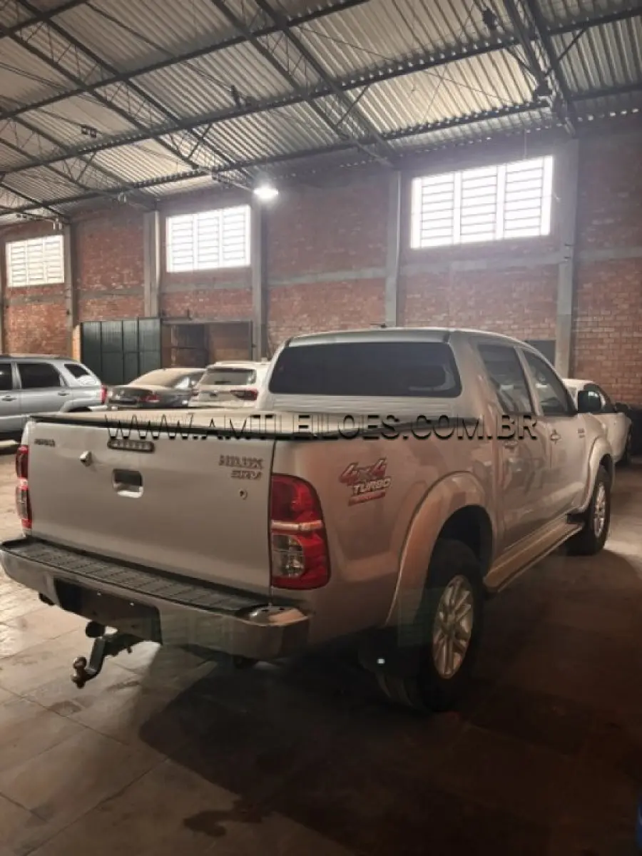 LOTE 003 - MARCA: I / MODELO: TOYOTA HILUX CD4X4 SRV / PLACA: OOG3006 /  ANO MODELO: 2013