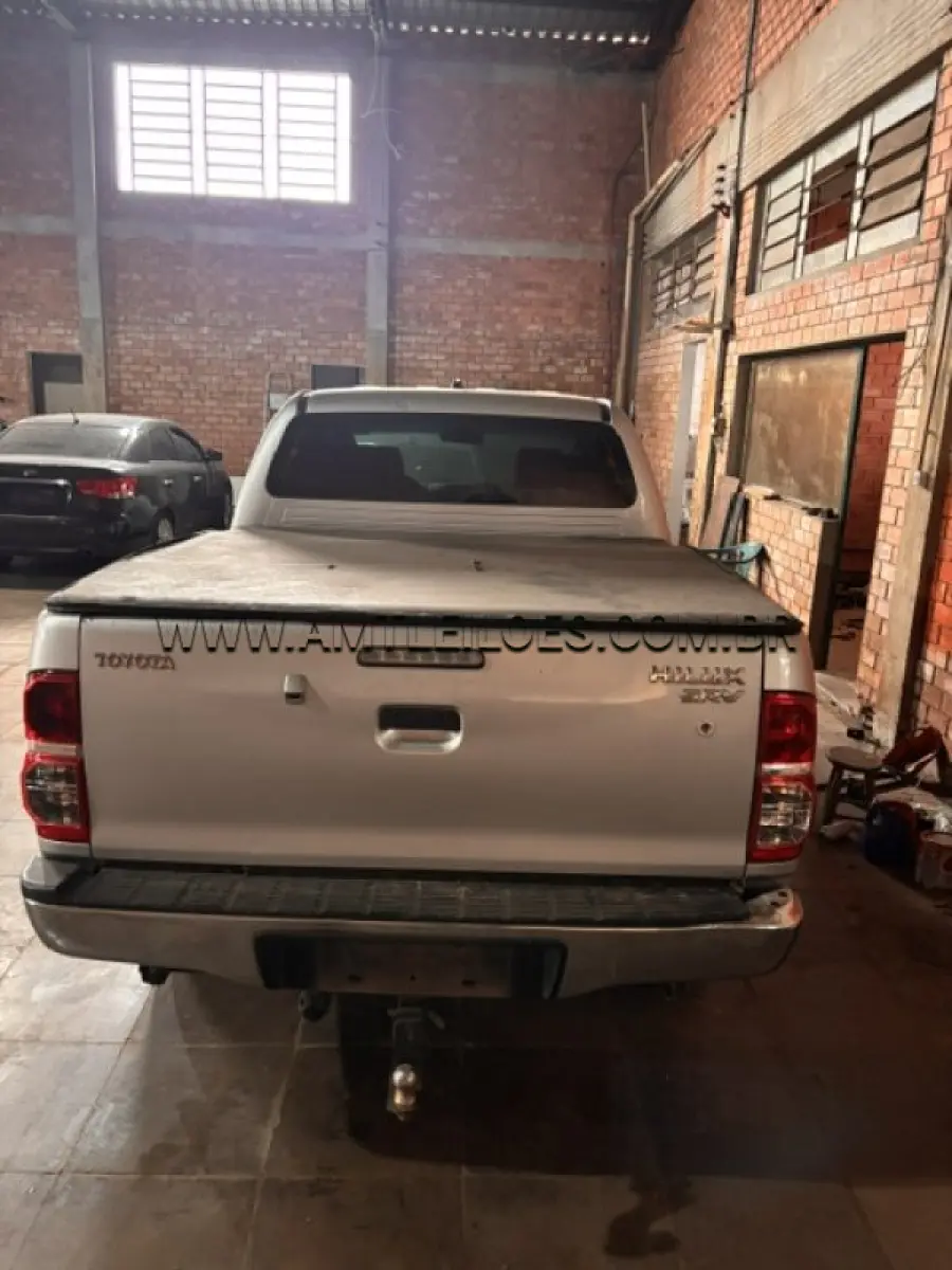 LOTE 003 - MARCA: I / MODELO: TOYOTA HILUX CD4X4 SRV / PLACA: OOG3006 /  ANO MODELO: 2013