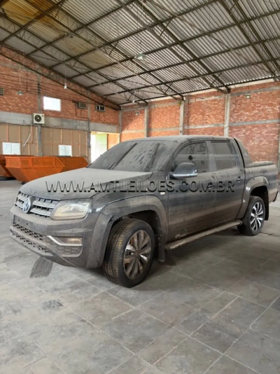 LOTE 004 - I / VW AMAROK V6 EXTRAC4 / PLACA: IZV0C15 / ANO: 2019 - atingido pela enchente