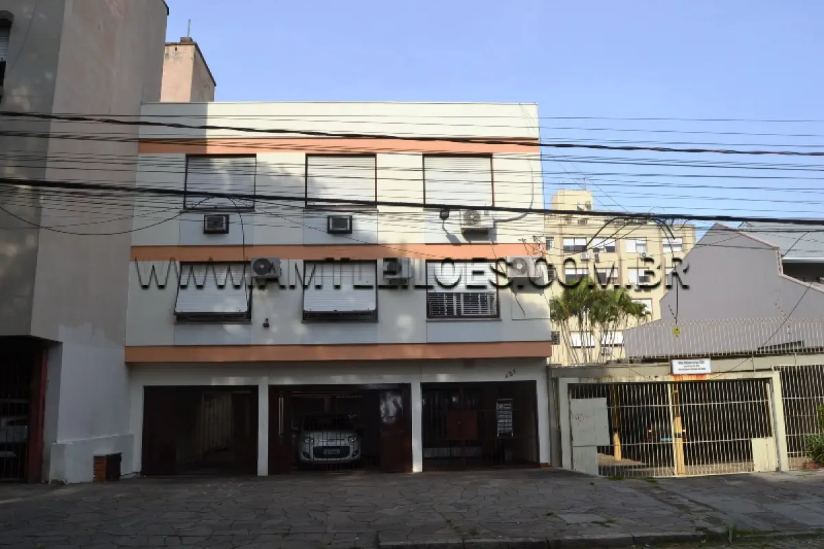 LOTE 001 - IMÓVEL: APARTAMENTO COM ÁREA DE 102,09 m², LOCALIZADO NA RUA VALPARAÍSO, N° 427/ 303, BAIRRO JARDIM BOTÂNICO, PORTO ALEGRE/RS, MATRÍCULA Nº 63.161 do CRI  da 2ª  ZONA DE PORTO ALEGRE/RS.