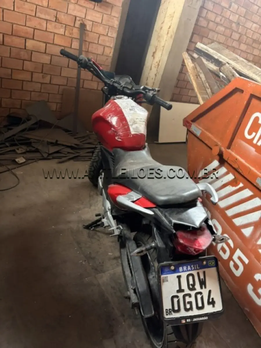 LOTE 013 - MARCA: HONDA /MODELO: CB 300R /PLACA: IQW0G04 / ANO MODELO: 2010
