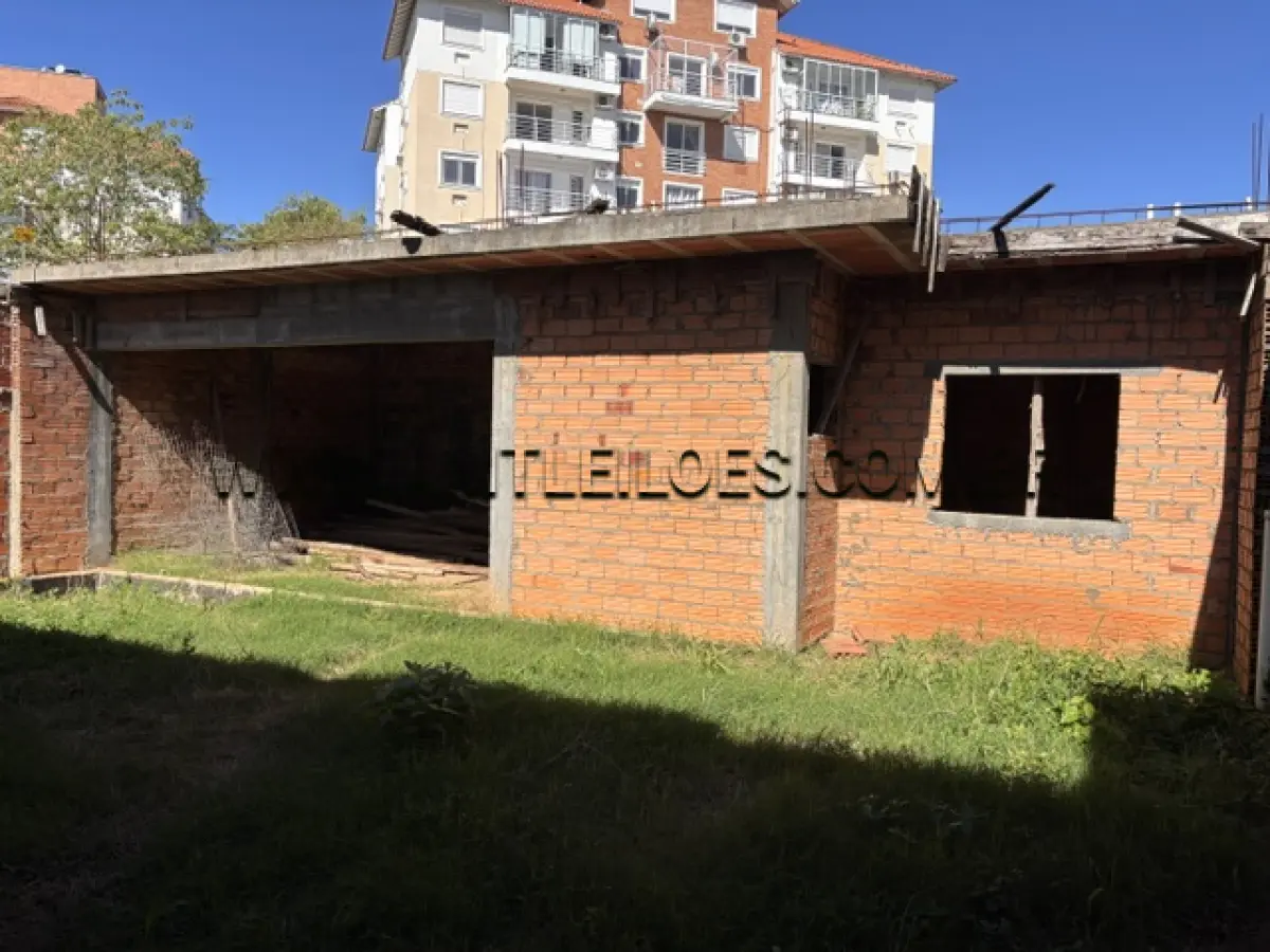 LOTE 002 - IMÓVEL URBANO SITUADO NA RUA PROFESSORA DELPHINA FERRARI, Nº 271, COM ÁREA SUPERFICIAL DE 320,59M²,  MATRÍCULA Nº 142.422, CANOAS/RS.