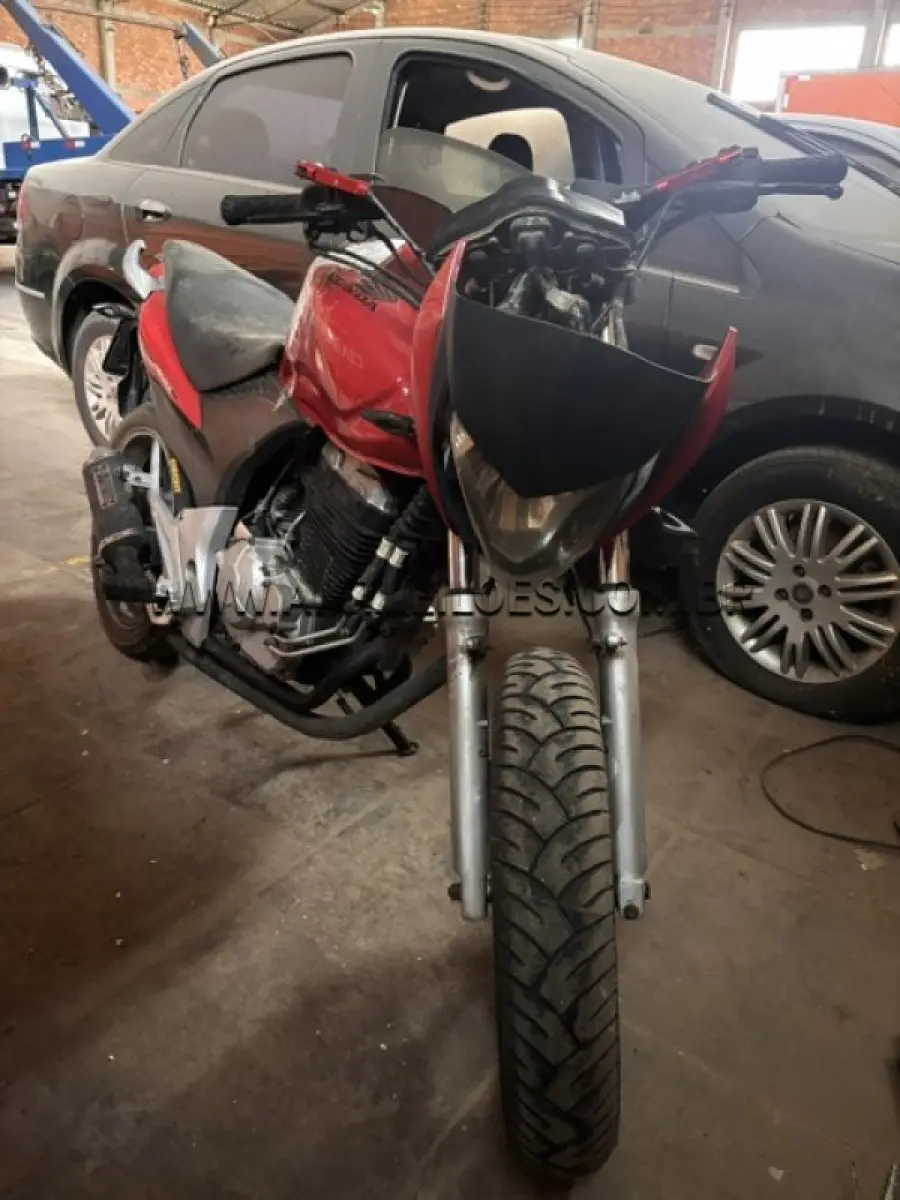 LOTE 013 - MARCA: HONDA /MODELO: CB 300R /PLACA: IQW0G04 / ANO MODELO: 2010