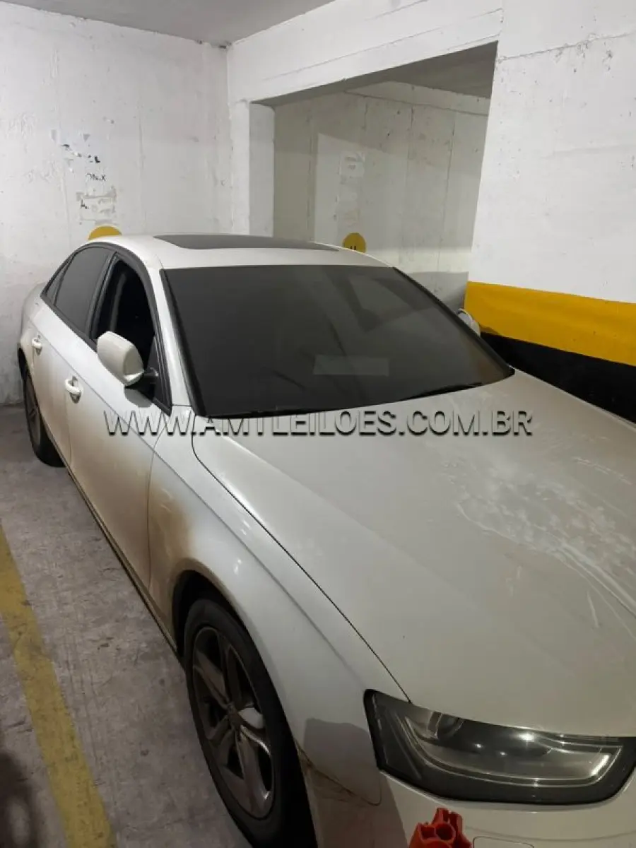 LOTE 012 - SUCATA: MARCA: AUDI /MODELO A4 2.0 TDI / PLACA PARAGUAI: JSG555// ANO: 2013.