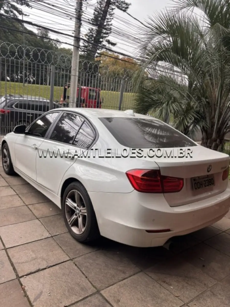 LOTE 001 - MARCA: I / MODELO: BMW 320I 3B11 / PLACA: OOH2380 / ANO/MODELO: 2013.