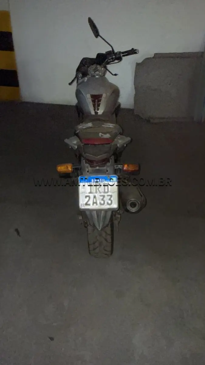 LOTE 014 - MARCA: HONDA / MODELO: CB 300R / PLACA: IRD2A33  / ANO MODELO: 2009.