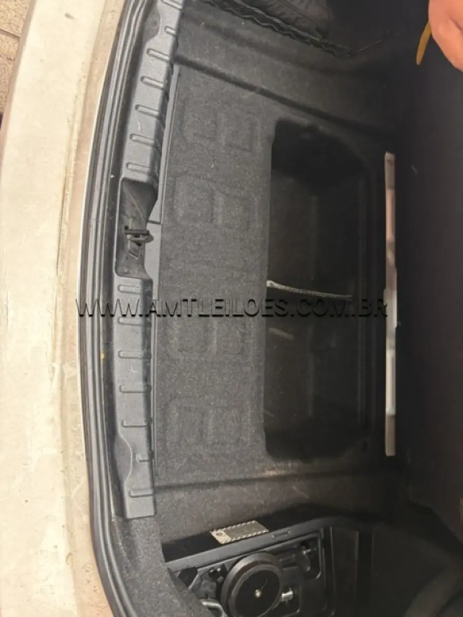 LOTE 001 - MARCA: I / MODELO: BMW 320I 3B11 / PLACA: OOH2380 / ANO/MODELO: 2013.