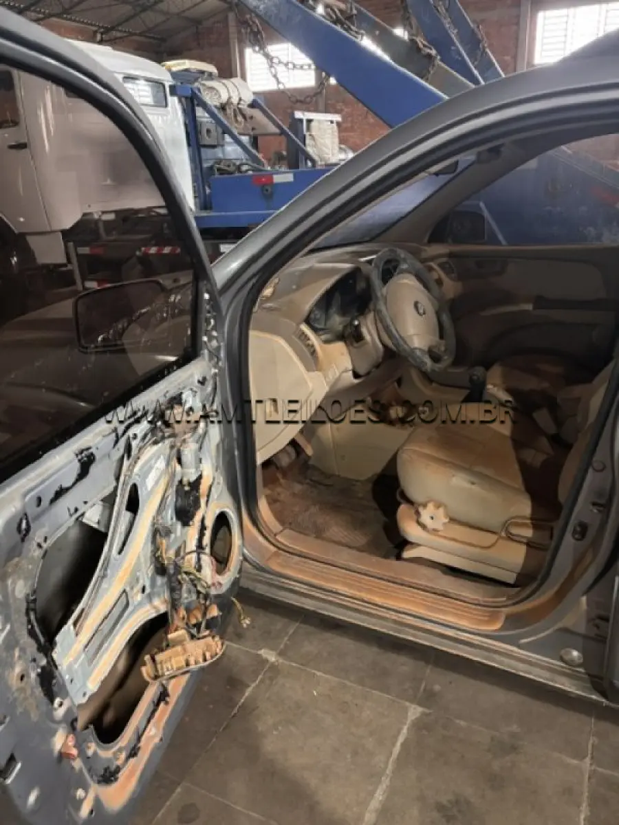 LOTE 010 - MARCA: I / MODELO: KIA SPORTAGE EX 2.0 G2 / PLACA: IPZ6757 /   ANO MODELO: 2008 - ATINGIDO PELA ENCHENTE.