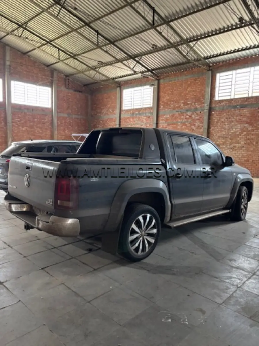 LOTE 004 - I / VW AMAROK V6 EXTRAC4 / PLACA: IZV0C15 / ANO: 2019 - atingido pela enchente