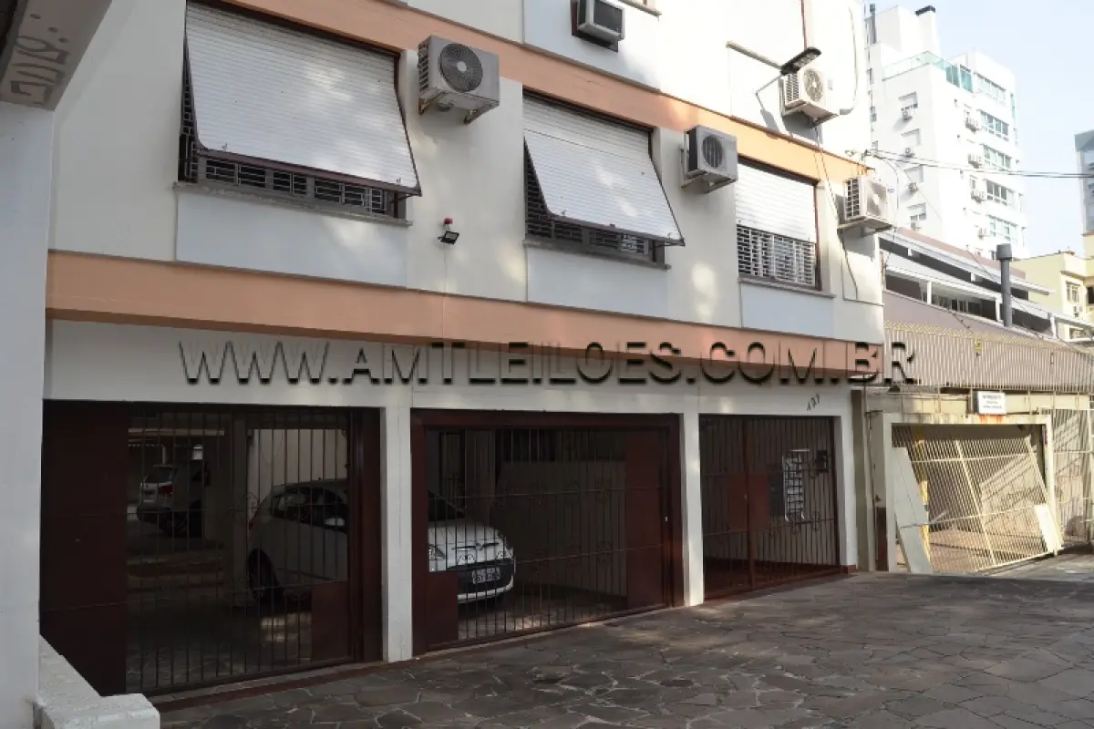 LOTE 001 - IMÓVEL: APARTAMENTO COM ÁREA DE 102,09 m², LOCALIZADO NA RUA VALPARAÍSO, N° 427/ 303, BAIRRO JARDIM BOTÂNICO, PORTO ALEGRE/RS, MATRÍCULA Nº 63.161 do CRI  da 2ª  ZONA DE PORTO ALEGRE/RS.