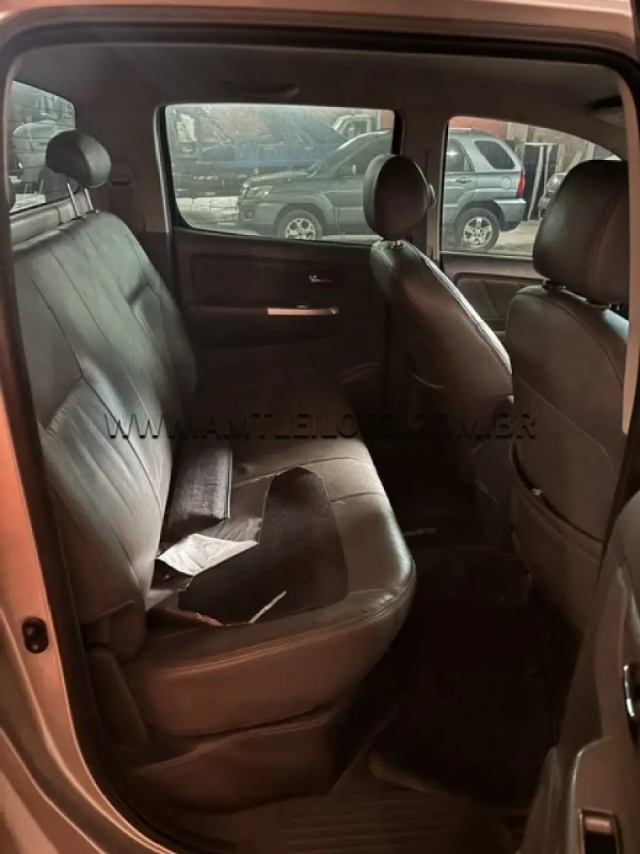 LOTE 003 - MARCA: I / MODELO: TOYOTA HILUX CD4X4 SRV / PLACA: OOG3006 /  ANO MODELO: 2013