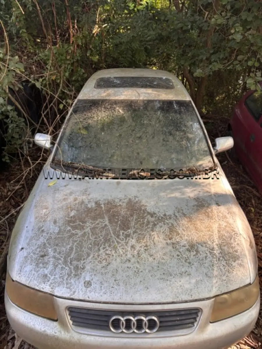 LOTE 005 - MARCA: AUDI / MODELO: A3 1.8 / PLACA: AKI3804 / ANO MODELO: 2002 - ATINGIDO PELA ENCHENTE.