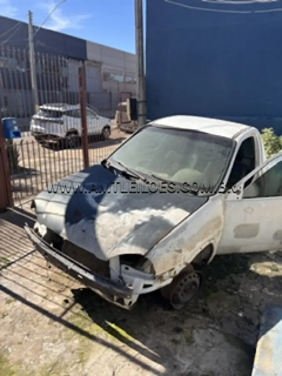 LOTE 015 - SUCATA / MARCA: GM / MODELO: CORSA ST / Placa: IJS8962 /  Ano modelo: 2000