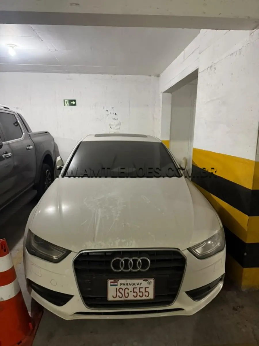 LOTE 012 - SUCATA: MARCA: AUDI /MODELO A4 2.0 TDI / PLACA PARAGUAI: JSG555// ANO: 2013.