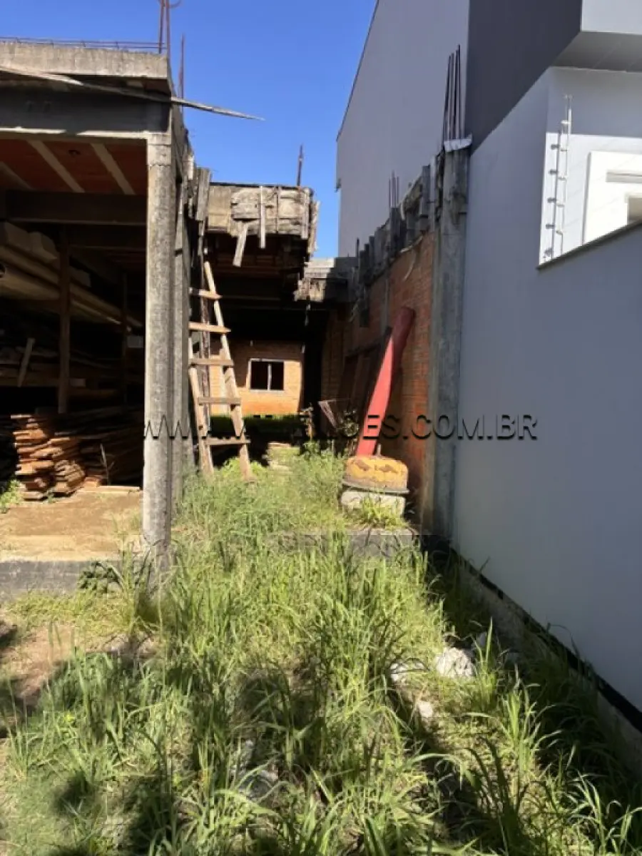 LOTE 002 - IMÓVEL URBANO SITUADO NA RUA PROFESSORA DELPHINA FERRARI, Nº 271, COM ÁREA SUPERFICIAL DE 320,59M²,  MATRÍCULA Nº 142.422, CANOAS/RS.