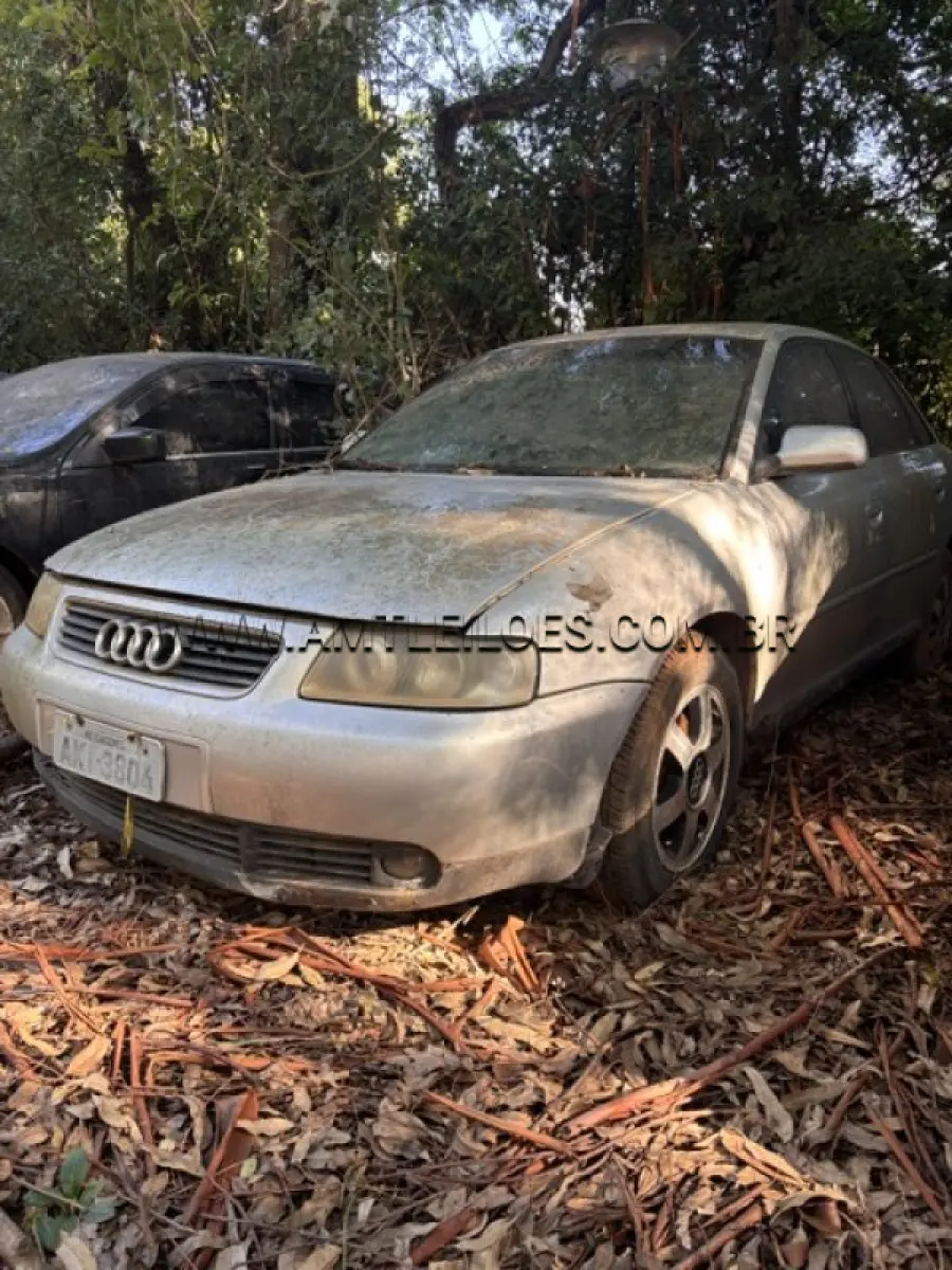 LOTE 005 - MARCA: AUDI / MODELO: A3 1.8 / PLACA: AKI3804 / ANO MODELO: 2002 - ATINGIDO PELA ENCHENTE.