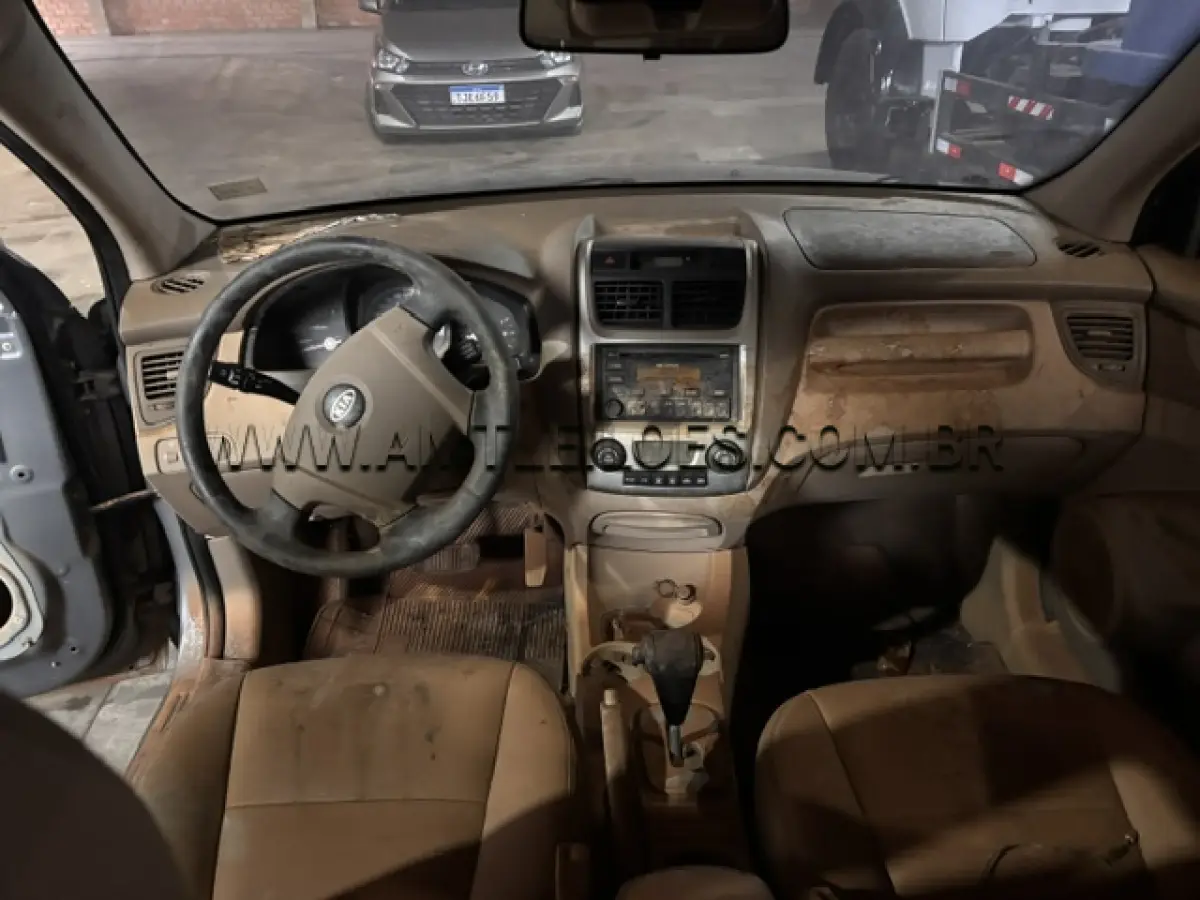 LOTE 010 - MARCA: I / MODELO: KIA SPORTAGE EX 2.0 G2 / PLACA: IPZ6757 /   ANO MODELO: 2008 - ATINGIDO PELA ENCHENTE.