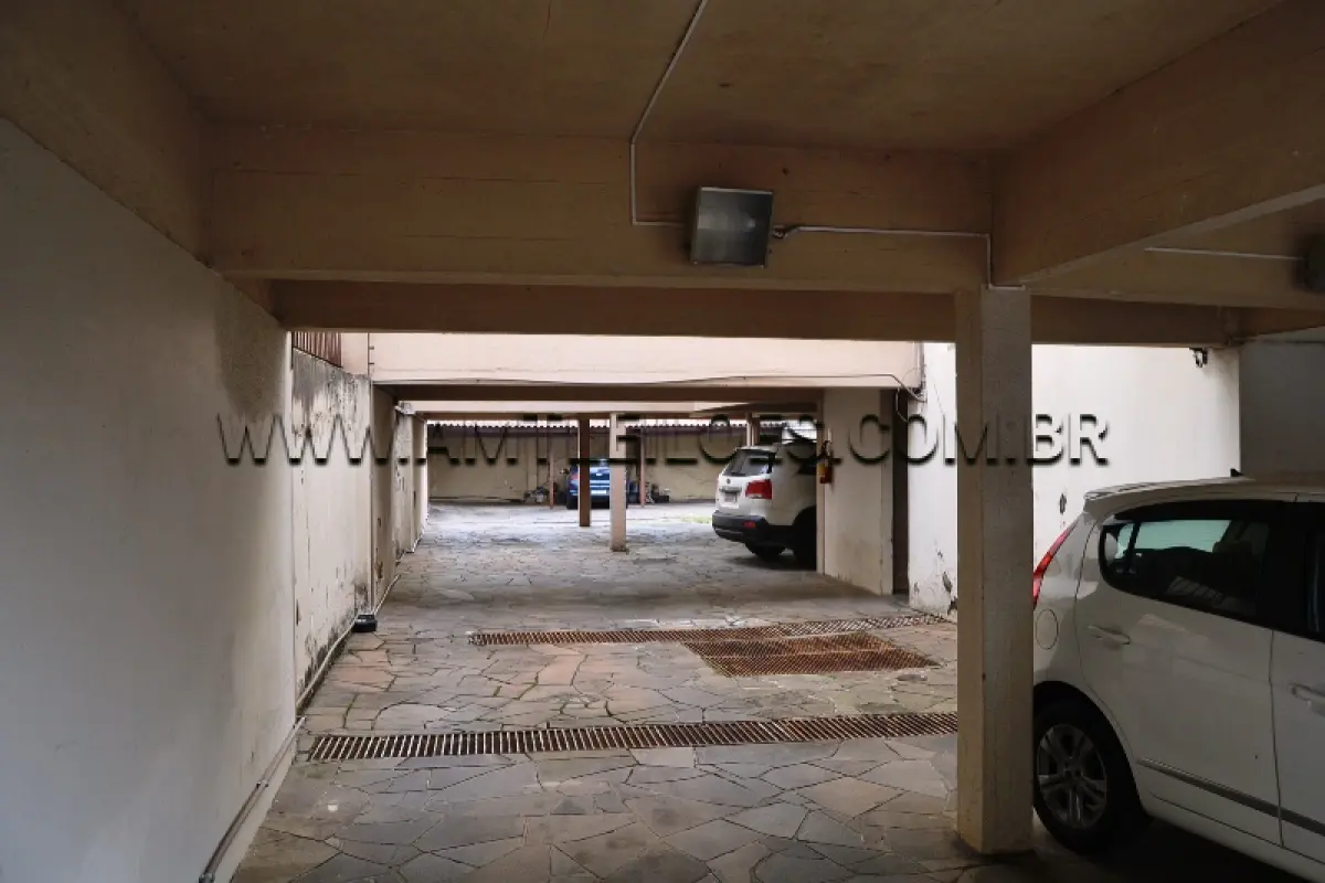 LOTE 001 - IMÓVEL: APARTAMENTO COM ÁREA DE 102,09 m², LOCALIZADO NA RUA VALPARAÍSO, N° 427/ 303, BAIRRO JARDIM BOTÂNICO, PORTO ALEGRE/RS, MATRÍCULA Nº 63.161 do CRI  da 2ª  ZONA DE PORTO ALEGRE/RS.