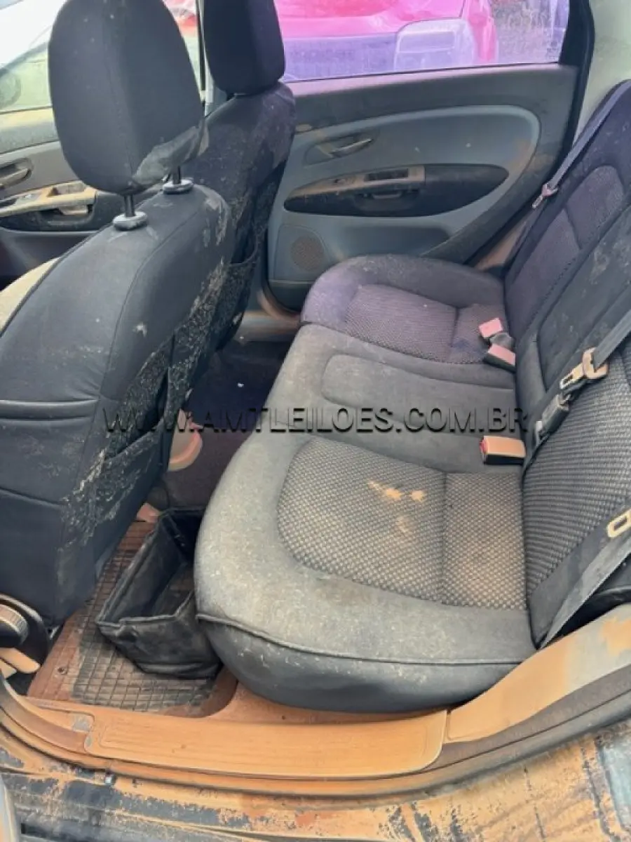 LOTE 009 - MARCA: FIAT / MODELO: LINEA ESSENCE 1.8 / PLACA: NRU6511  /  ANO MODELO: 2012. - ATINGIDO PELA ENCHENTE.