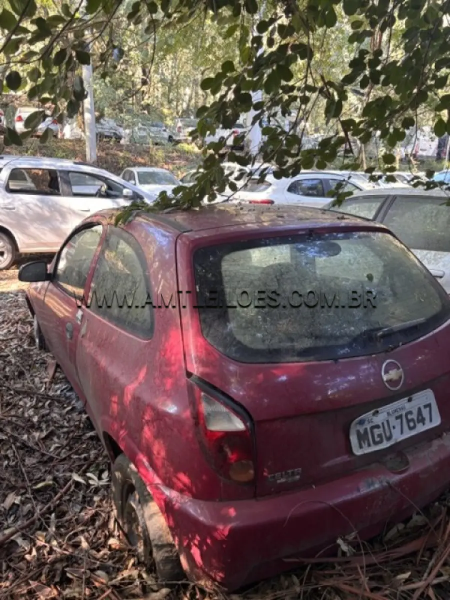 LOTE 004 - MARCA: GM / MODELO: CELTA 2P LIFE / PLACA: MGU7647 / ANO MODELO: 2010 - ATINGIDO PELA ENCHENTE.