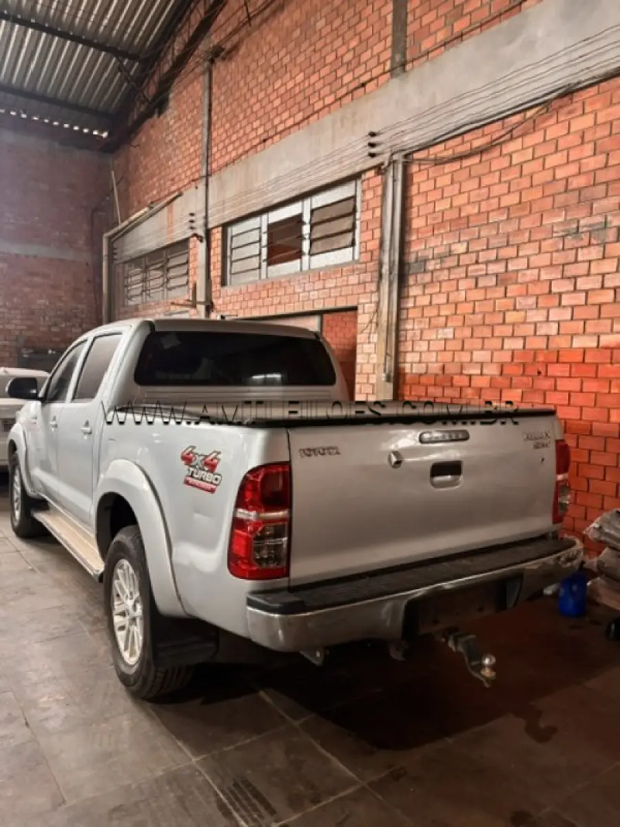 LOTE 003 - MARCA: I / MODELO: TOYOTA HILUX CD4X4 SRV / PLACA: OOG3006 /  ANO MODELO: 2013