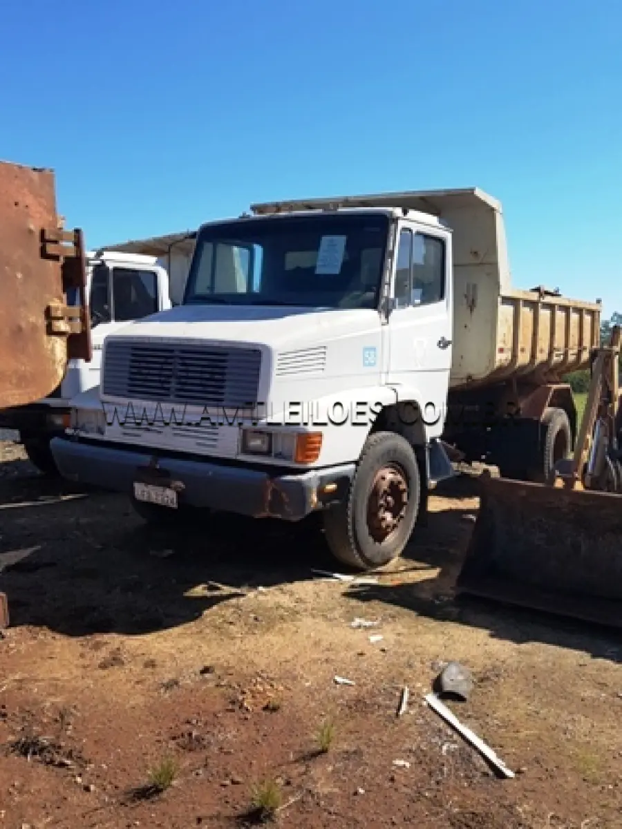 LOTE 007 - Caminhão, Marca MERCEDEZ BENZ, modelo LK 1618, ano de fabricação 1991, modelo 1992, chassi nº 9BM386043MB923235, cor branca, Placa IFB 7324, RENAVAM 00571953328