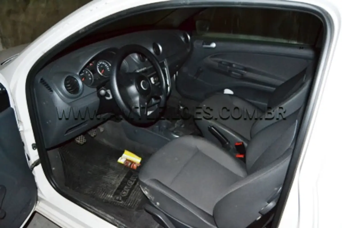 LOTE 004 - MARCA/MODELO: VW/SAVEIRO 1.6 CS PLACA: ISK 4410  CHASSI: 9BWKB05U8CP088053 RENAVAM: 00371174651 FABRICAÇÃO/MODELO: 2011/2012 COR: BRANCA  COMBUSTÍVEL: ÁLCOOL/GASOLINA