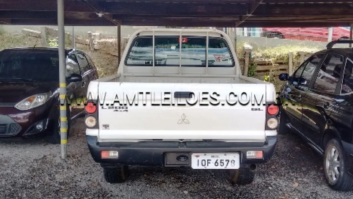 LOTE 036 - MARCA/MODELO: CAMIONETE CABINE DUPLA / MITSUBISHI L200 GL 2.5L 121V PLACA: IOF 6570  - CHASSI: 93XGNK7408C737250 FABRICAÇÃO/MODELO: 2007/2008 COR: BRANCA  – COMBUSTÍVEL: DIESEL - UL DNIT SANTA MARIA