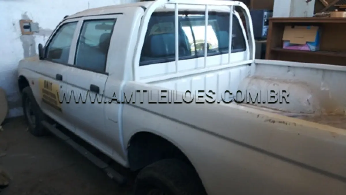 LOTE 039 - MARCA/MODELO: MITSUBISCH/L 200GL PLACA: IOF 6601    - CHASSI: 93XGNK7408C737234 FABRICAÇÃO/MODELO: 2007 / 2008 COR: BRANCA ENYA – COMBUSTÍVEL: DIESEL - UL DNIT SANTANA DO LIVRAMENTO