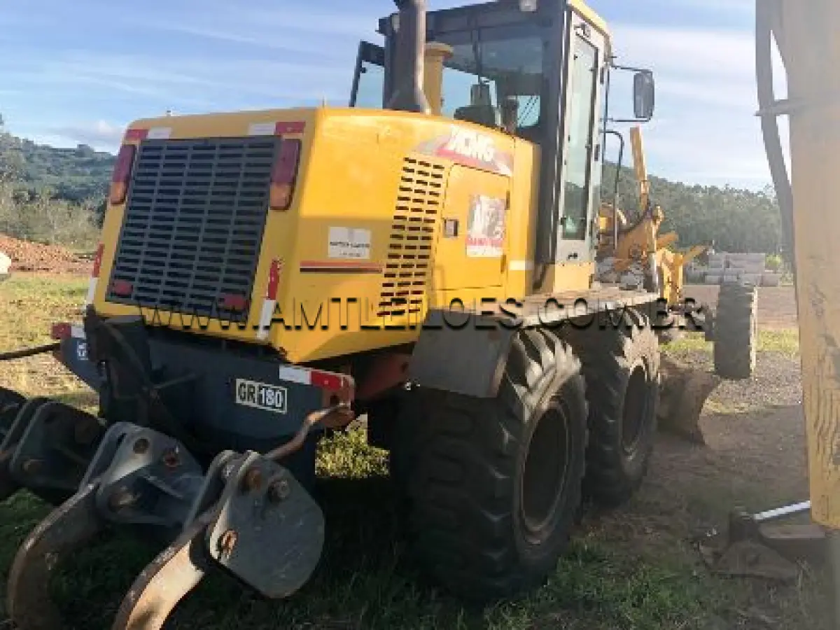 LOTE 008 - MOTONIVELADORA , MODELO XCMG GR180, MOTOR GRADER, ANO DE FABRICAÇÃO 2011, MODELO 2012