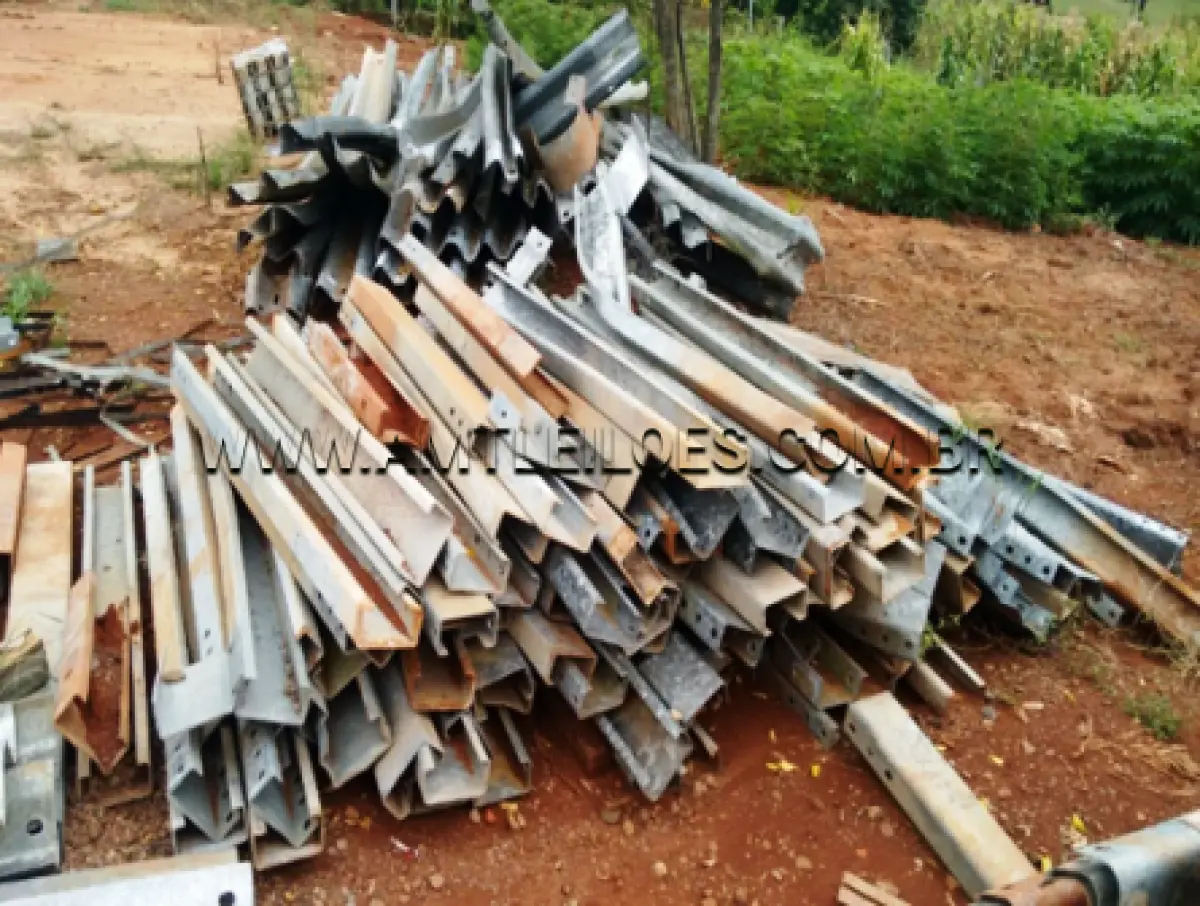LOTE 032 - DEFENSAS METÁLICAS; POSTE DE FIXAÇÃO DE DEFENSAS METÁLICAS - UL DNIT VACARIA