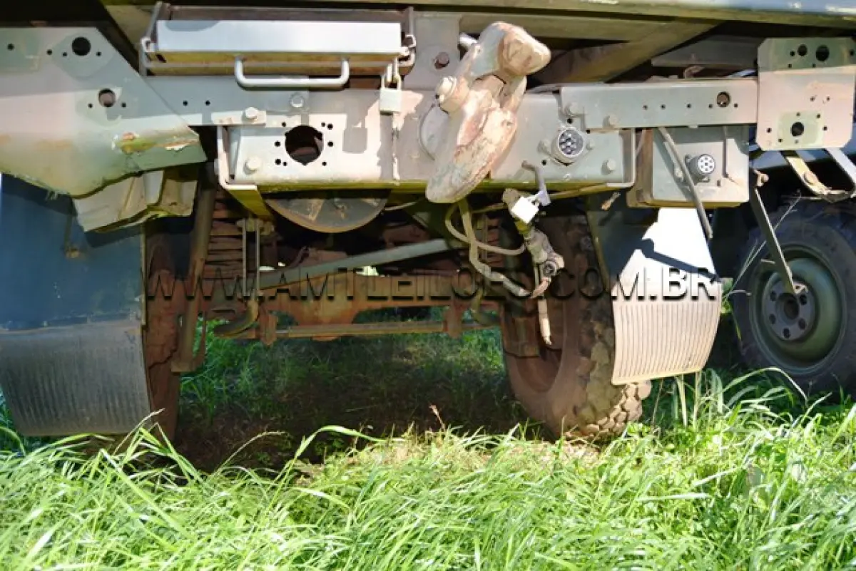 LOTE 024 - MARCA/MODELO:  CAMINHÃO MBB/ UNIMOG 4082, 1 ½ Ton, 4 x 4 ANO: 1999 CHASSI: WDB4082161W193577 MOTOR: 5 Cil. nº 0298110049704