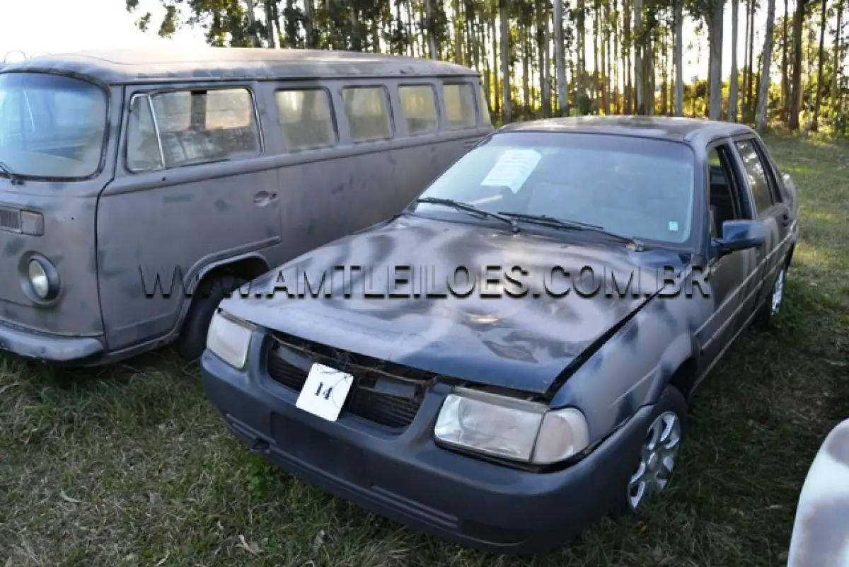 LOTE 014 - MARCA/MODELO: VW SANTANA/ 2.0 GLS20001, 05 Psg, 4 x 2 ANO: 2001 CHASSI: 9BWAE03X41P015436 MOTOR: 4 Cil. nº UQH028993