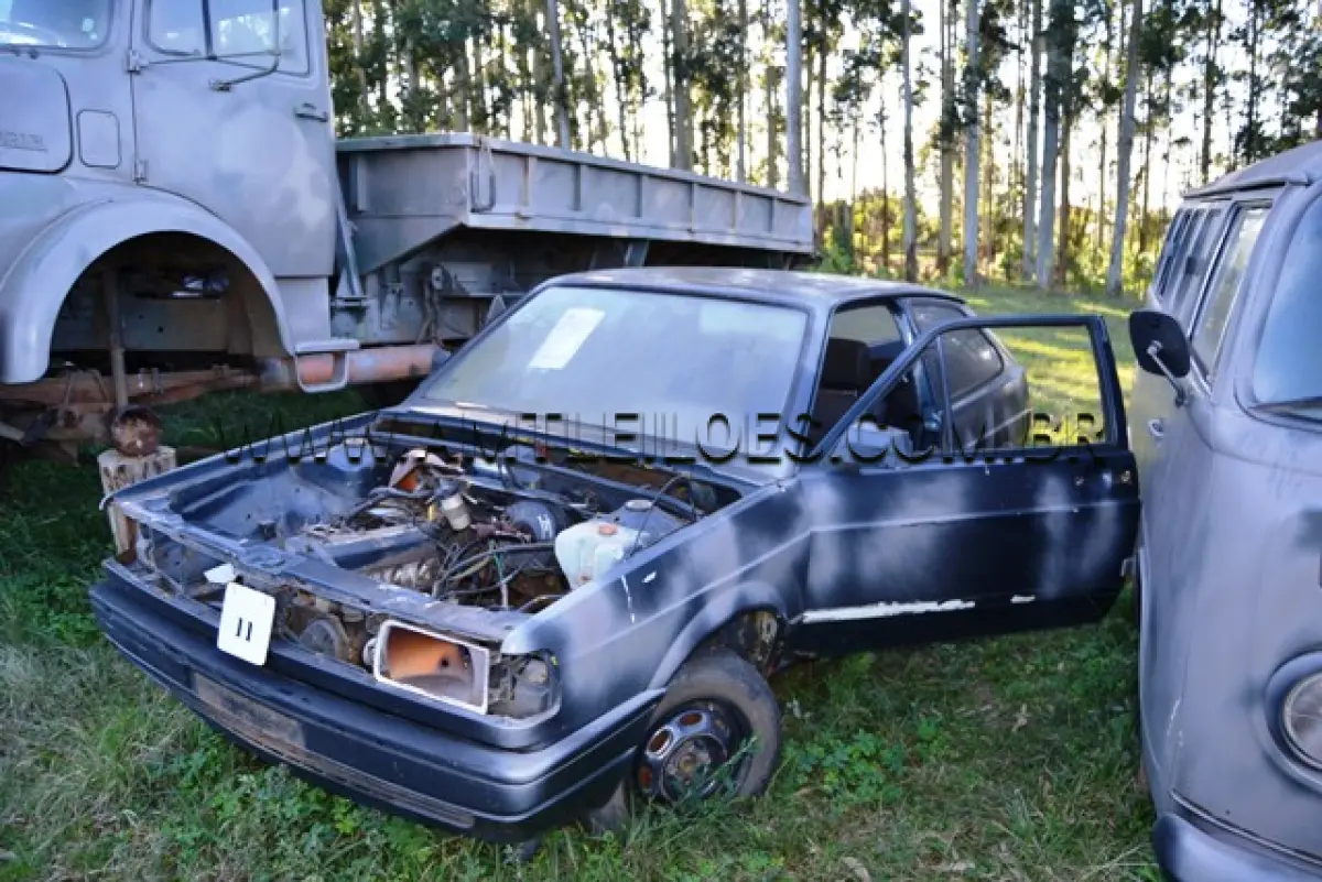 LOTE 011 - MARCA/MODELO: VW GOL/ CL 1.6, 5 Psg., 4 x 2 ANO: 1993 CHASSI: 9BWZZZ30ZPT024932 MOTOR: 4 Cil. nº 8LAU-6015