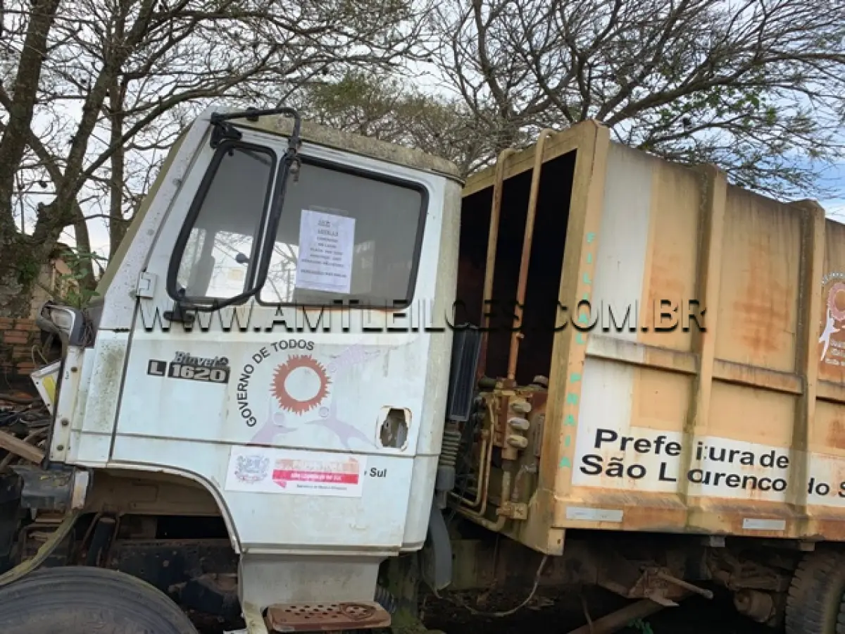 LOTE 013 - MARCA/MODELO: CAMINHÃO MB L1620 PLACAS: IGO 3196 ANO: 1997 – COR: BRANCA CHASSI: 9BM695014VB127412 RENAVAM: 681157453