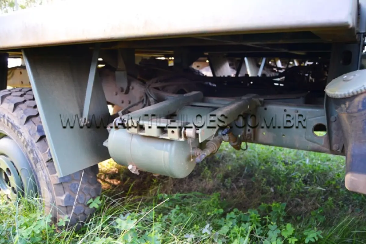 LOTE 020 - MARCA/MODELO:  CAMINHÃO MBB/ UNIMOG 4082, 1 ½ Ton, 4 x 4 ANO: 1999 CHASSI: WDB4082161W193667 MOTOR: 5 Cil. nº 029811050235