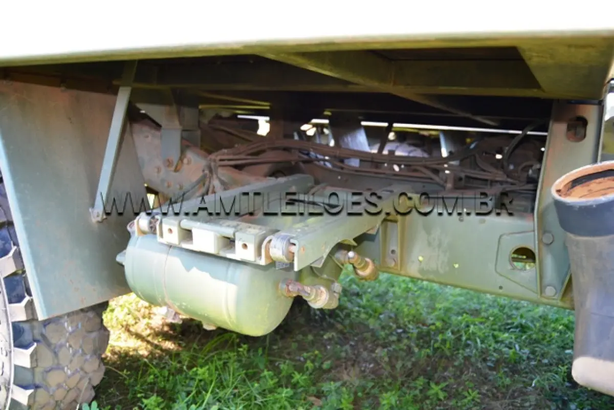 LOTE 022 - MARCA/MODELO:  CAMINHÃO MBB/ UNIMOG 4082, 1 ½ Ton, 4 x 4 ANO: 1999 CHASSI: WDB4082161W193681 MOTOR: 5 Cil. nº 0298110049507