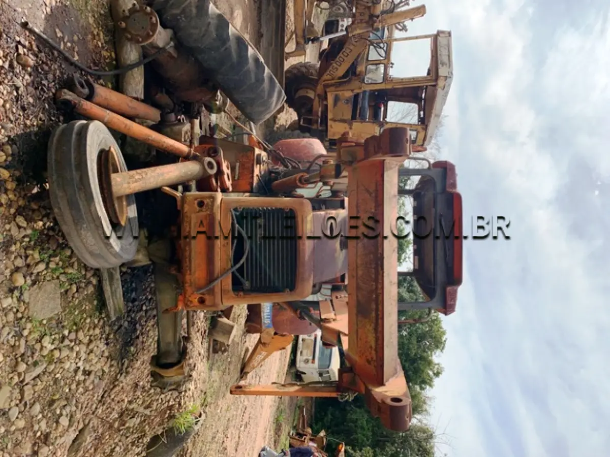 LOTE 047 - MARCA/MODELO: RETROESCAVADEIRA/FIATALLIS FB 80.3 CHASSI: FB803A2R03493