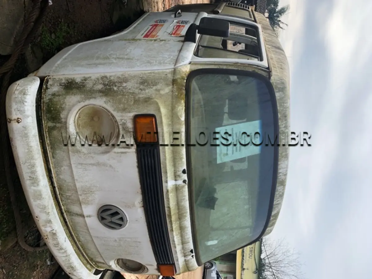 LOTE 030 - MARCA/MODELO: VW/KOMBI PLACAS: LZO 6046 ANO: 2005 – COR: BRANCA RENAVAM: 860324885