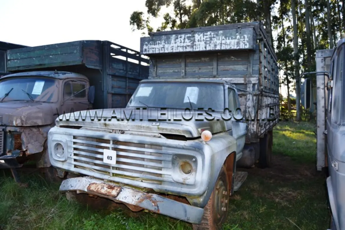 LOTE 003 - MARCA/MODELO:  CAMINHÃO FORD/F600, F600, 07 Ton, 4 x 2 ANO: 1973 CHASSI: LA7CNG19527 MOTOR: Perkins 6 Cil. nº 1357BD6287