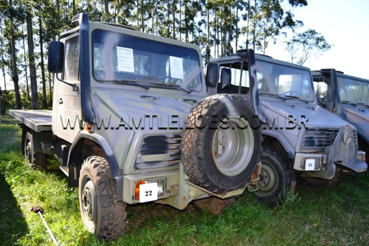 LOTE 022 - MARCA/MODELO:  CAMINHÃO MBB/ UNIMOG 4082, 1 ½ Ton, 4 x 4 ANO: 1999 CHASSI: WDB4082161W193681 MOTOR: 5 Cil. nº 0298110049507