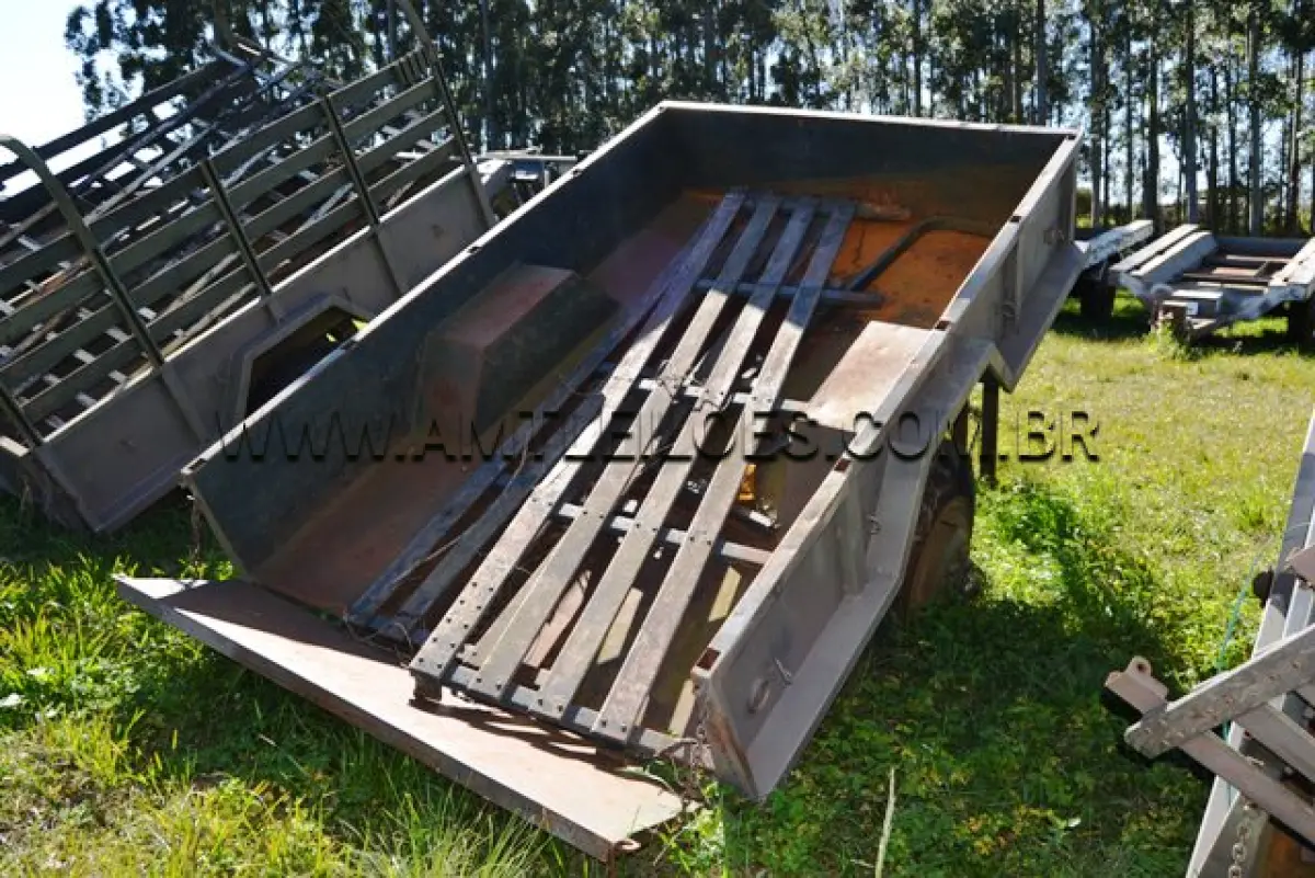 LOTE 035 - REBOQUE 1 ½ Ton, 2R/ MARCA F CURITIBA ANO: 1974 CHASSI: 012