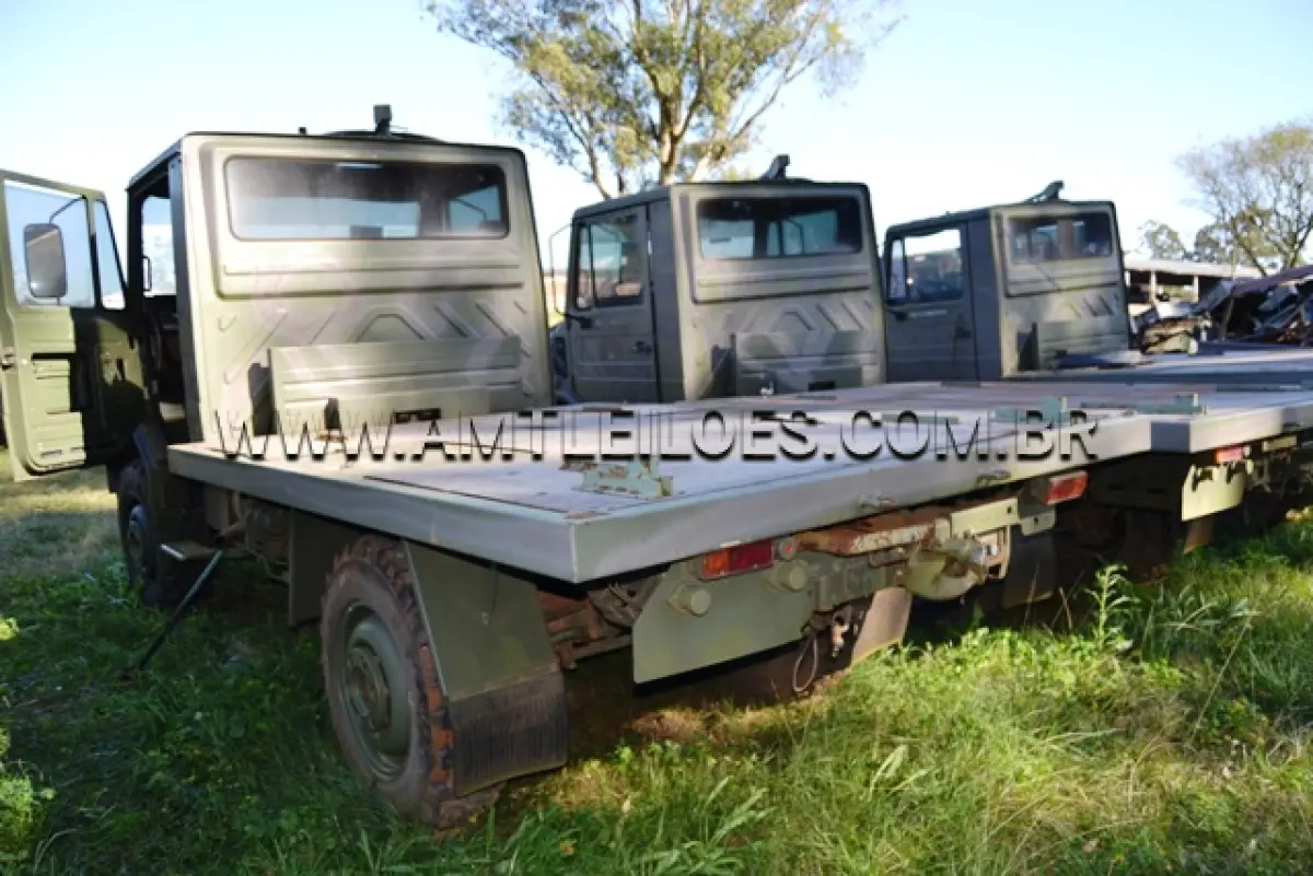 LOTE 021 - MARCA/MODELO:  CAMINHÃO MBB/ UNIMOG 4082, 1 ½ Ton, 4 x 4 ANO: 1999 CHASSI: WDB4082161W193680 MOTOR: 5 Cil. nº 0298110049842