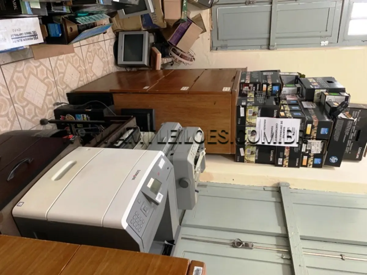 LOTE 002 - SUCATAS DE INFORMÁTICA, CARTUCHOS E TONNERS - APROXIMADAMENTE 1.500kg