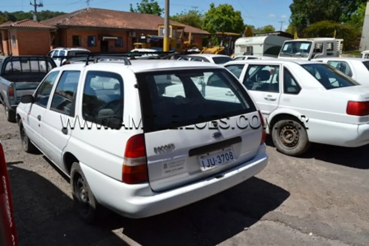 LOTE 012 - FORD/ESCORT GL 1.6F, ANO: 2000, COR BRANCA, GASOLINA, PLACA: IJU 3708