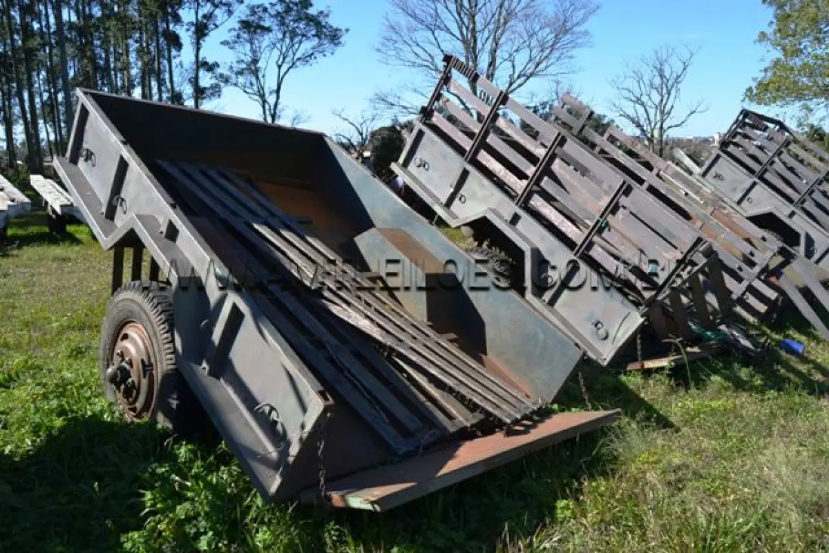 LOTE 035 - REBOQUE 1 ½ Ton, 2R/ MARCA F CURITIBA ANO: 1974 CHASSI: 012