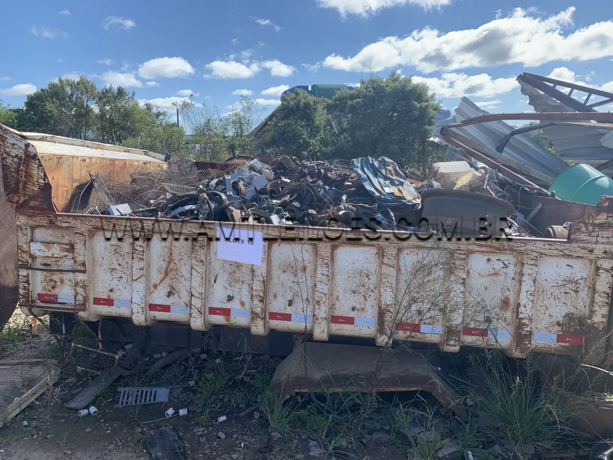 LOTE 016 - SUCATA DE MATERIAIS FERROSOS E NÃO FERROSOS - APROX. 20 TONELADAS